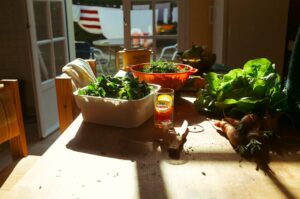 Vegetarische Alltagsküche mit saisonalen Zutaten und frischem Gemüse – Foto: Joris Berthelot / Unsplash
