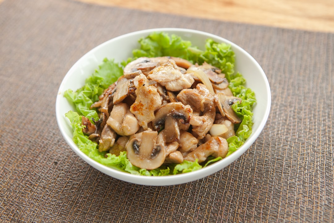 Salat mit gebratenen Pilzen als Bild zum warmen Spinatsalat mit Shiitake und Austernpilzen