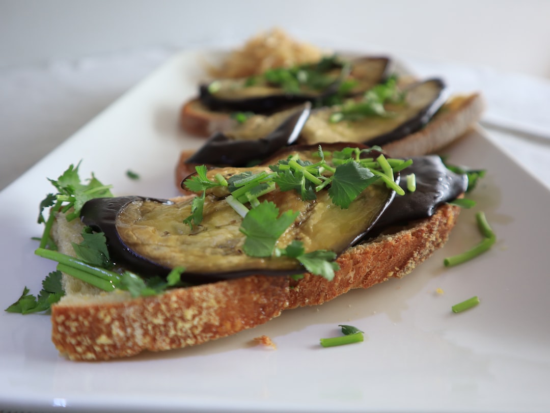 Geröstetes Brot mit herzhaftem Gemüsebelag als Bild zum TTCCH-Rezept Heaven On A Bread