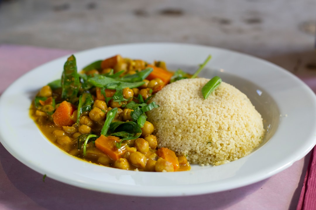 Veganes Kichererbsen-Curry als Bild zum schnellen 25-Minuten-Rezept